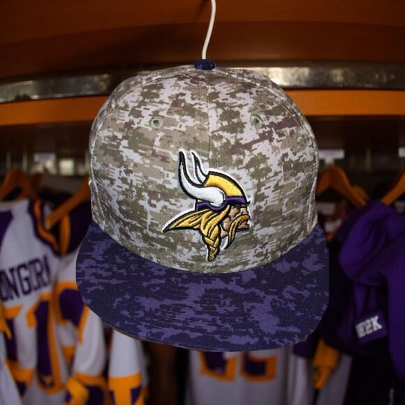 New Era MN Vikings Salute the Soldiers Fitted Cap 7 3/8 - Picture 1 of 7
